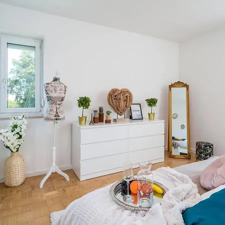 1og Mitte Wunderschone 68m² Grosse 2-zimmer Nahe Salzburg Apartament
